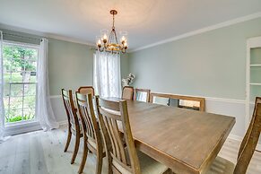 Lilburn Home w/ Deck, 20 Mi to Downtown Atlanta!