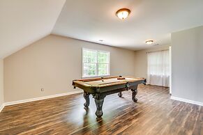 Lilburn Home w/ Deck, 20 Mi to Downtown Atlanta!