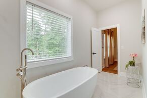 Modern Decatur Home ~ 7 Mi to Atlanta!