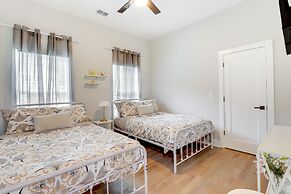 Modern Decatur Home ~ 7 Mi to Atlanta!