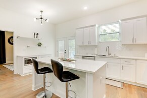 Modern Decatur Home ~ 7 Mi to Atlanta!