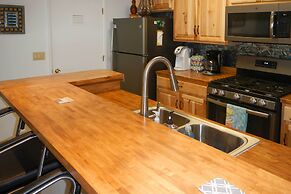 Tucson Home w/ BBQ & Patio, 5 Mi to A Mountain!