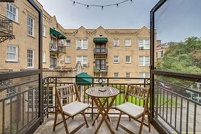 Walkable Savannah Escape in Historic District!