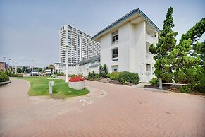 Chic Virginia Beach Retreat - Pool, Steps to Beach
