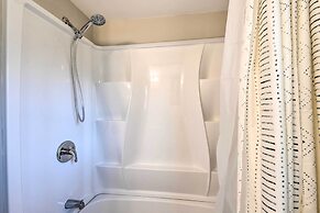 Private Yard + Fire Pit: Commerce Home!