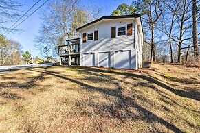 Private Yard + Fire Pit: Commerce Home!