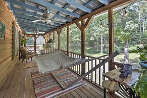 Serene Mableton Cabin - 13 Mi to Downtown Atlanta!