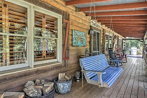 Serene Mableton Cabin - 13 Mi to Downtown Atlanta!
