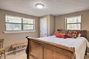 Douglasville Retreat w/ Deck, Dogs Welcome!