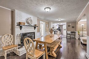 Douglasville Retreat w/ Deck, Dogs Welcome!