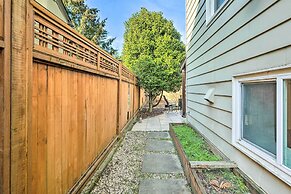 Quaint Seattle Apt ~ 1 Mi to UW Campus!