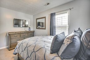 Centrally Located Hampton Home: 6 Mi to Downtown!