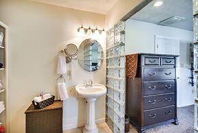 Centrally Located Hampton Home: 6 Mi to Downtown!