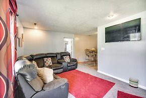 Centrally Located Hampton Home: 6 Mi to Downtown!