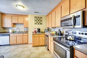 Centrally Located Hampton Home: 6 Mi to Downtown!