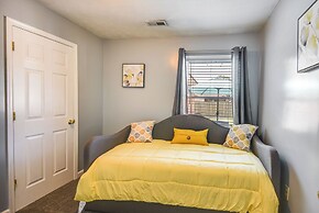 Centrally Located Hampton Home: 6 Mi to Downtown!