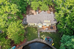 'serene Shores' Lakefront House w/ Dock!