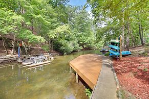 'serene Shores' Lakefront House w/ Dock!