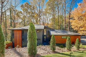Luxurious Sandy Springs Home w/ Private Deck