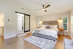 Mid-century Modern Luxe Retreat w/ Hot Tub & Decks