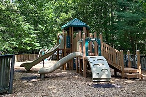 Big Canoe Mountain Resort Cabin w/ Pool Access!