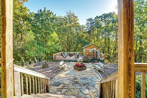 Family Getaway: Georgia Cabin w/ Outdoor Hot Tub