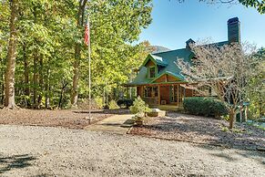 Family Getaway: Georgia Cabin w/ Outdoor Hot Tub