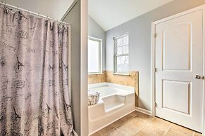 Suburban Atlanta Vacation Home ~ 3 Mi to Airport!