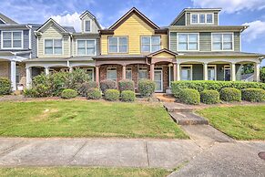 Macon Townhome w/ Patio, 5 Miles to Downtown!