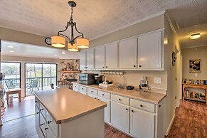 Lakefront Lavonia Cottage w/ 2-story Dock!