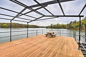 Lakefront Lavonia Cottage w/ 2-story Dock!
