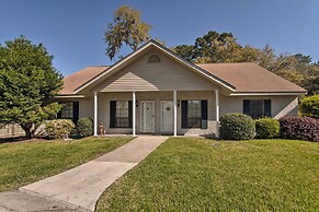 Chic St Simons Island Condo Rental: 2 Mi to Ocean!