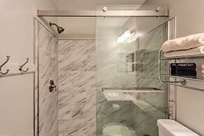 Chic St Simons Island Condo Rental: 2 Mi to Ocean!