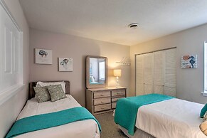 Chic St Simons Island Condo Rental: 2 Mi to Ocean!