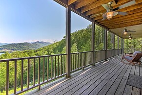 Hiawassee Getaway w/ Deck, Mountain & Lake Views!
