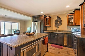 Hiawassee Getaway w/ Deck, Mountain & Lake Views!