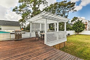 Stately Norfolk Home w/ Fenced Yard: Walk to Beach