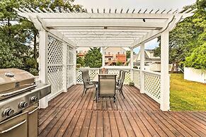 Stately Norfolk Home w/ Fenced Yard: Walk to Beach