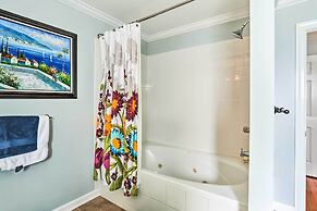 Stately Norfolk Home w/ Fenced Yard: Walk to Beach