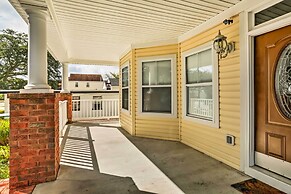 Stately Norfolk Home w/ Fenced Yard: Walk to Beach