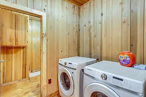 Wooded Blue Ridge Cabin: 2 Decks, Fire Pit!