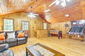Wooded Blue Ridge Cabin: 2 Decks, Fire Pit!
