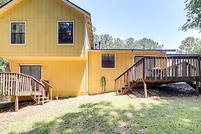 Fairburn Home w/ 2 Decks, Grill & Outdoor Dining!