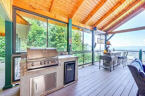 Hiawassee Home w/ Fire Pit & Furnished Deck!