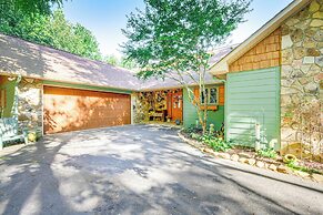 Hiawassee Home w/ Fire Pit & Furnished Deck!