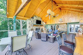 Hiawassee Home w/ Fire Pit & Furnished Deck!