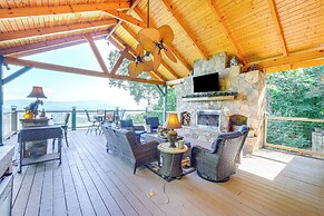 Hiawassee Home w/ Fire Pit & Furnished Deck!