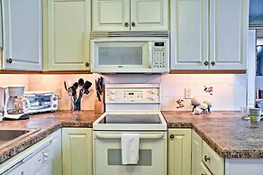 Colorful Virginia Beach Studio - Steps to Beach!