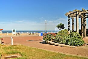 Colorful Virginia Beach Studio - Steps to Beach!