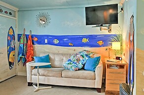 Colorful Virginia Beach Studio - Steps to Beach!